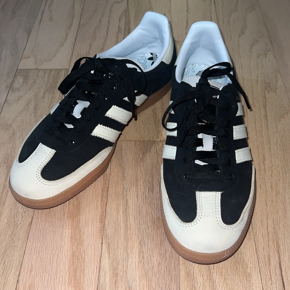 Sambas - Picture 2 of 8